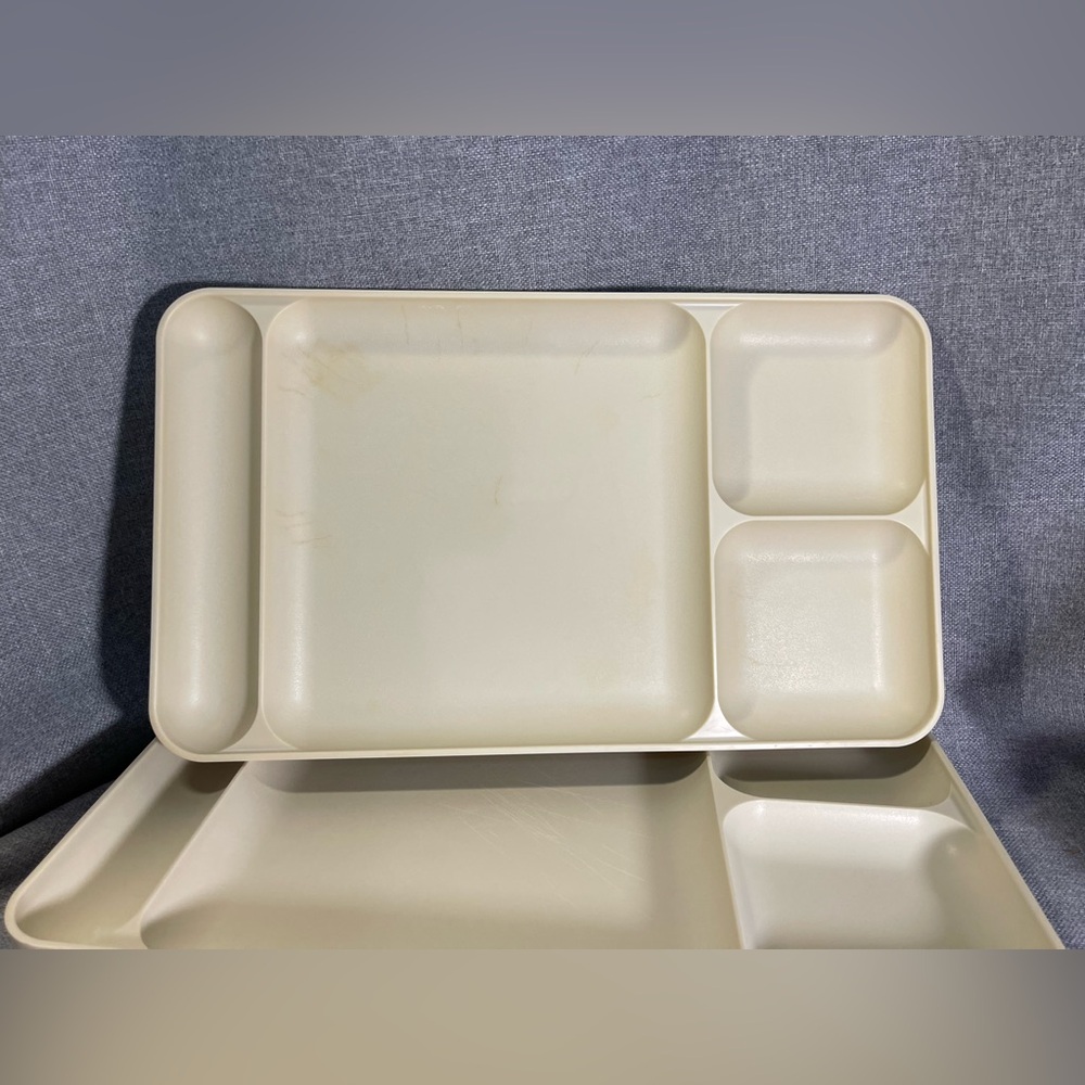 Set Of 5 Vintage Tupperware Divided Lunch Dinner Trays Almond #1535 Stackable
